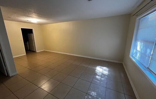 2 beds, 1 bath, $650, Unit Apt: 13