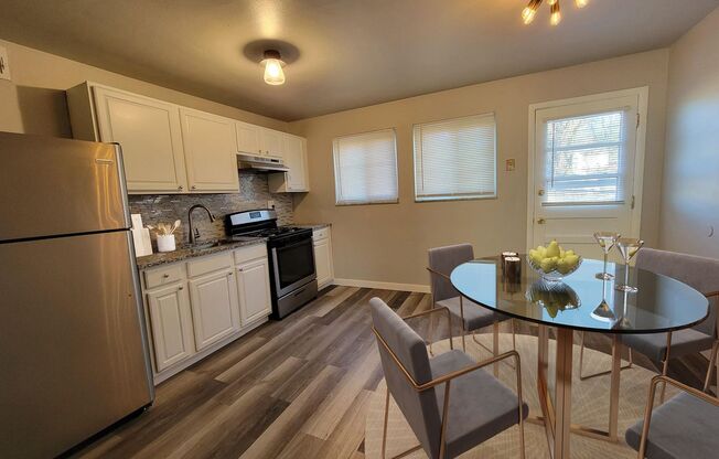 2 beds, 1 bath, 900 sqft, $1,050, Unit 8714-4