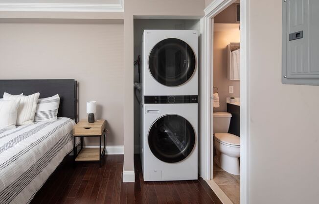 1 bed, 1 bath, 590 sqft, $2,170