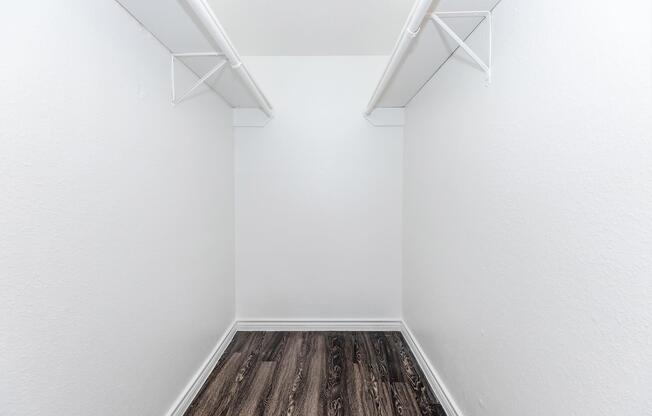 1 bed, 1 bath, 800 sqft, $1,049