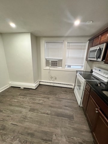 1 bed, 1 bath, 500 sqft, $1,950, Unit 6