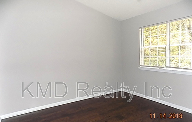 3 beds, 2 baths, $1,650