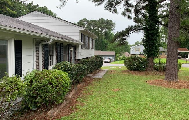 Tons of space and room to entertain!! Open House Available 11/08/25 @ 1:30pm until 2:00Pm