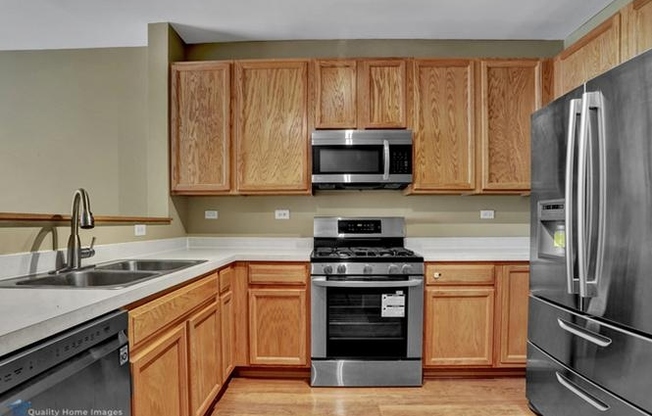 2410 ONEIDA LN