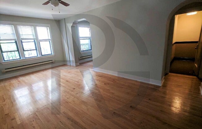 425 W Roscoe St