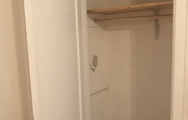 Studio, 1 bath, 395 sqft, $1,115, Unit 08