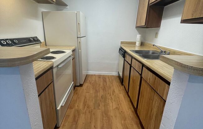 1 bed, 1 bath, 710 sqft, $870, Unit 221
