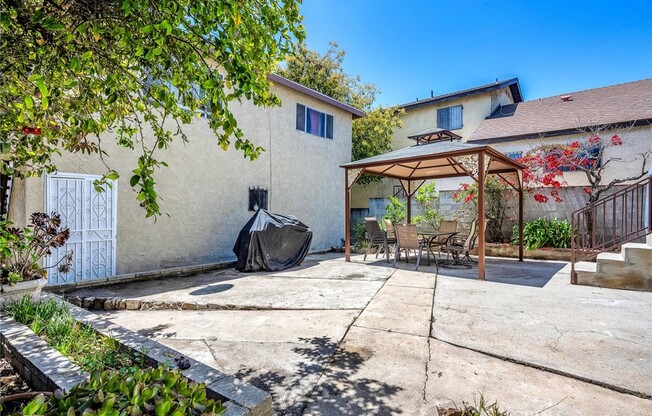 543 W SANTA CRUZ ST