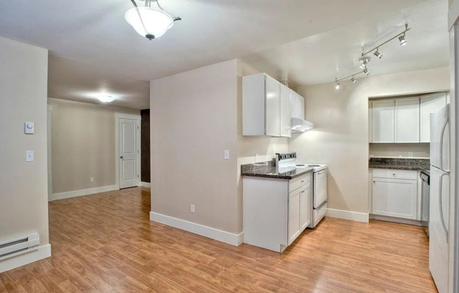 2 beds, 1 bath, 750 sqft, $1,650, Unit 15538A