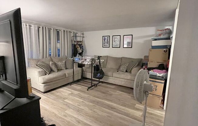 2 beds, 1 bath, $1,500