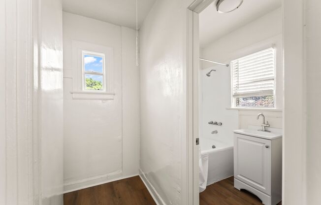 314/316 W. 50th St.