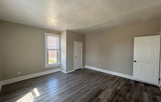 2 beds, 1 bath, $900