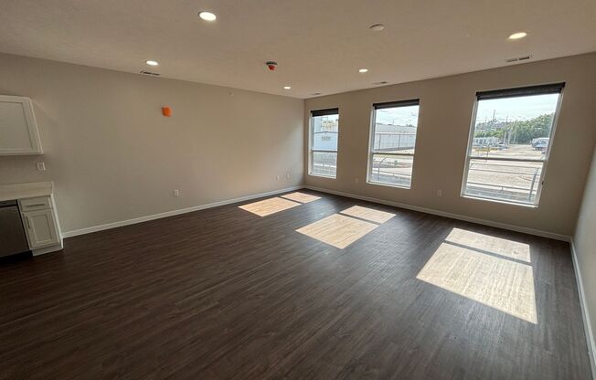 Studio, 1 bath, 660 sqft, $1,395, Unit 522 - S857 ADA Unit