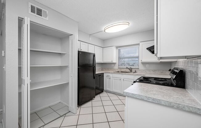 2 beds, 1 bath, 850 sqft, $1,500, Unit C212