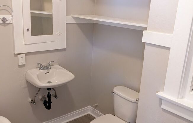 Studio, 1 bath, 425 sqft, $1,500, Unit 11