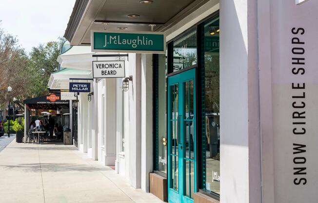 Snow Circle Shops keep Modera Encore close to boutique retail, local dining, and the inviting walkability of Hyde Park Village.
