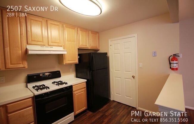 2507 SAXONY DR