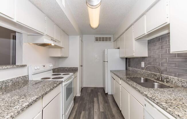 1 bed, 1 bath, 659 sqft, $810