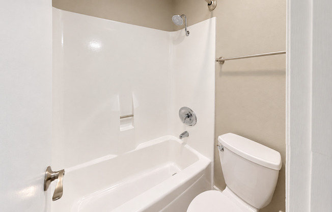 1 bed, 1 bath, 650 sqft, $2,045, Unit 36