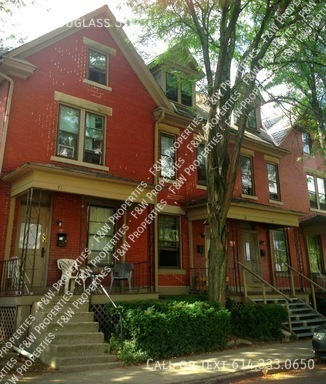 69 S DOUGLASS ST
