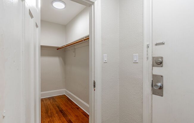 Studio, 1 bath, 399 sqft, $1,399, Unit 103