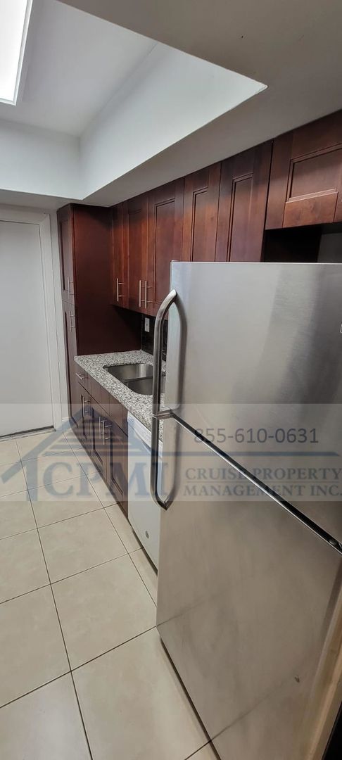 1 bed, 1 bath, 751 sqft, $1,725, Unit 5