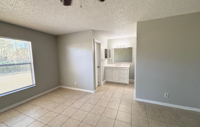 3 beds, 2 baths, $1,850