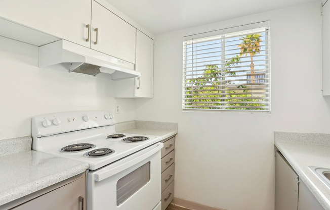 11-web-or-mls-Karen Ct-1005-011