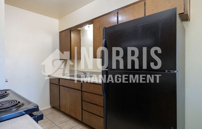 2 beds, 1 bath, 800 sqft, $900, Unit #1 (077)