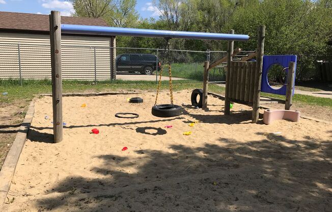 3 beds, 1.5 baths, 1,145 sqft, $1,095, Unit 300-6