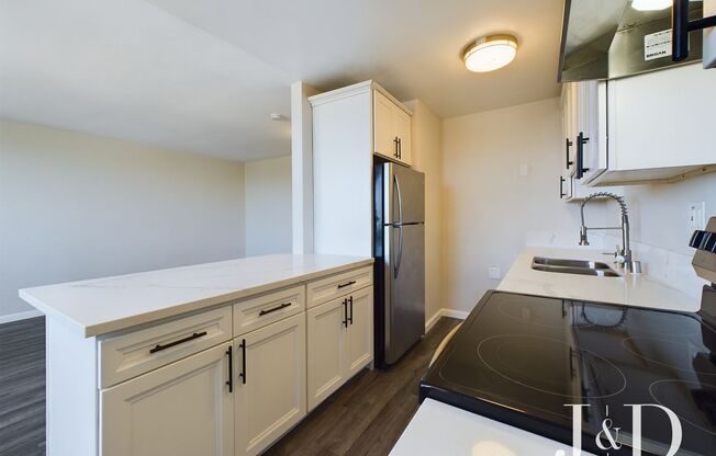 Studio, 1 bath, 499 sqft, $2,275