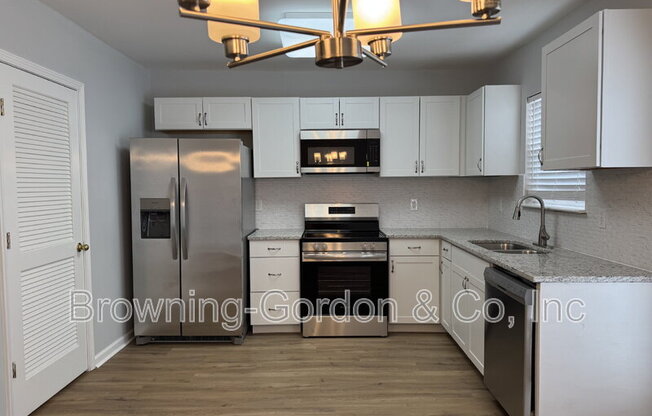 7470 CHARLOTTE PARK