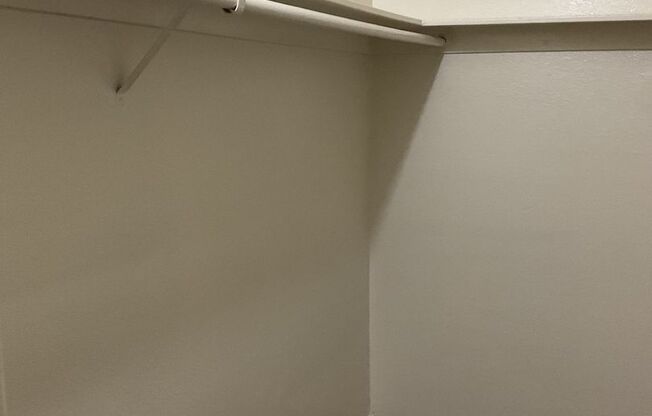 2 beds, 1 bath, 968 sqft, $1,345, Unit 1632-139