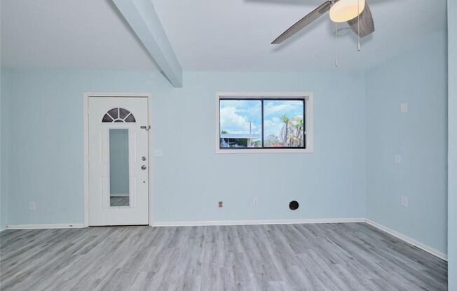 Beautiful Pool Home 3 beds 2 bath in Fort Myers