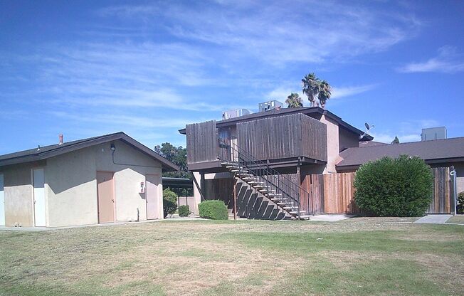N. Halfmoon Dr.