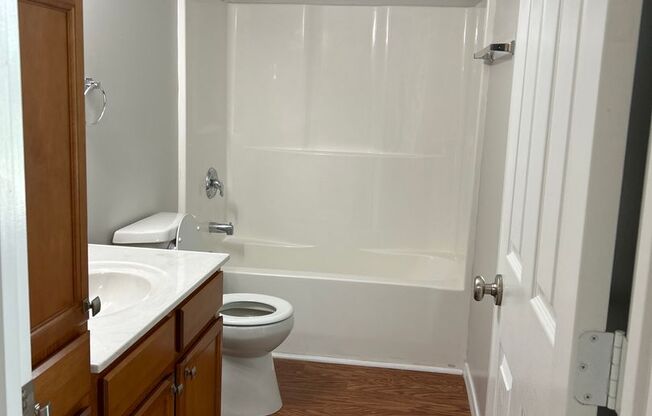 2 beds, 2 baths, 1,001 sqft, $1,015, Unit 4266 Apt 9