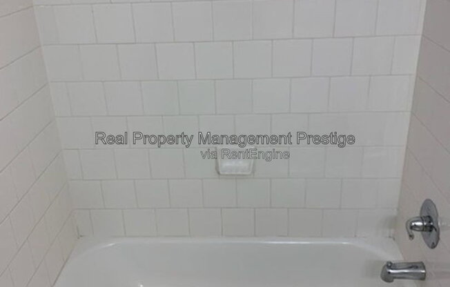 Studio, 1 bath, 550 sqft, $995, Unit 21