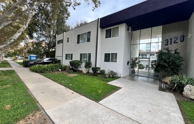 3120 West Riverside Apartments