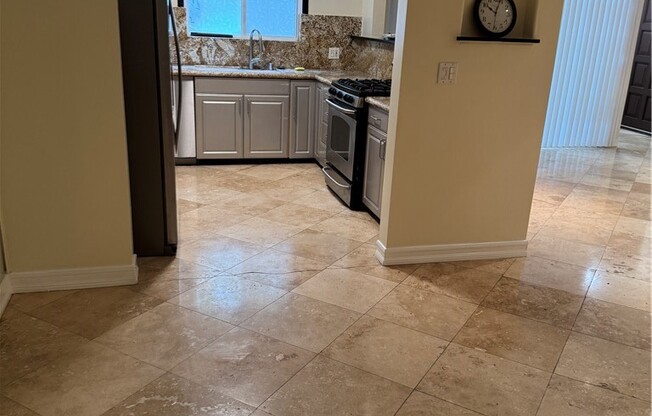 11370 Sunset Boulevard