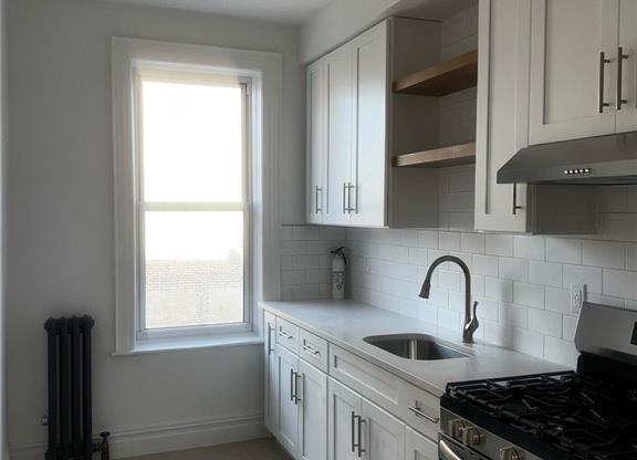 157 E 32 ST