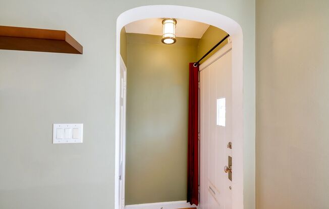 Charming 1930s Stone & Brick Cottage Near Downtown Silver Spring – 3 Bedroom, 2 Bathroom – Cozy & Convenient!