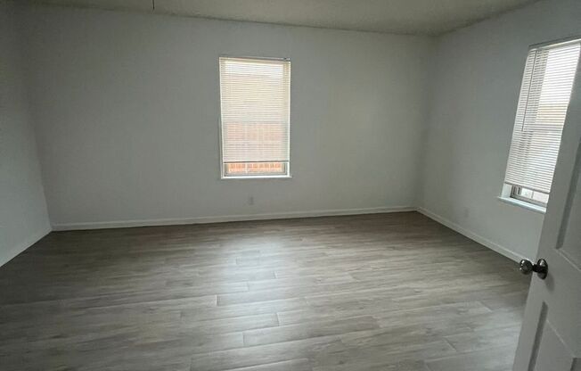 SPACIOUS TRIPLEX UNIT