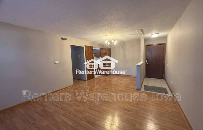 7815 DOUGLAS AVE