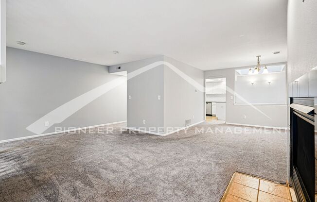 Spacious Townhouse with Washer/Dryer and Central AC