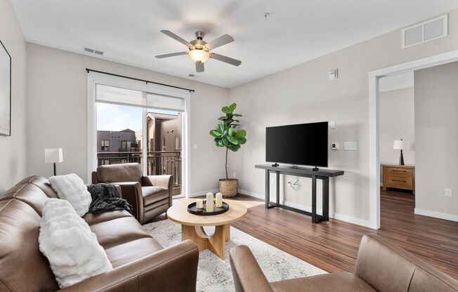 1 bed, 1 bath, 750 sqft, $1,535, Unit 533