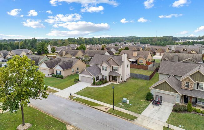 4 beds, 3 baths, $2,400