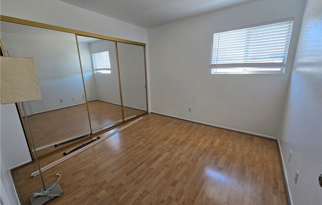 2 beds, 1.5 baths, 839 sqft, $2,000, Unit 120