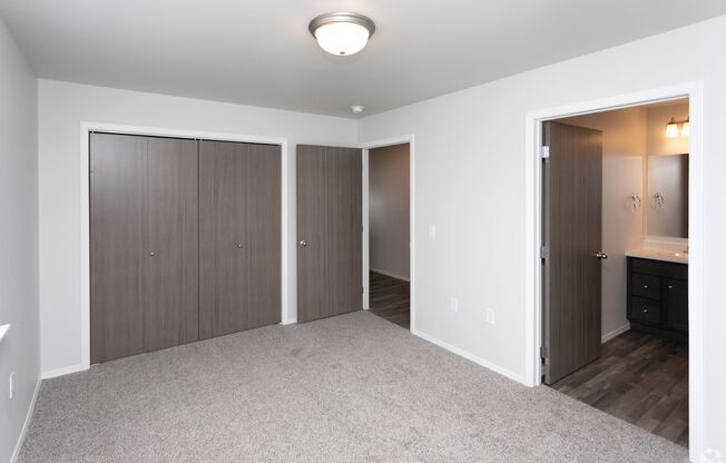 2 beds, 2 baths, 913 sqft, $1,275, Unit 4800-263