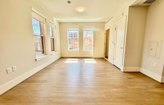 Studio, 1 bath, $2,500, Unit 329