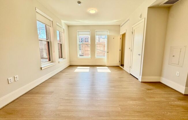 Studio, 1 bath, $2,700, Unit 329